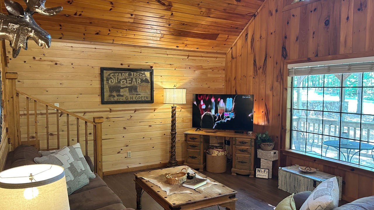 Photo of Livingroom in Broken Bow