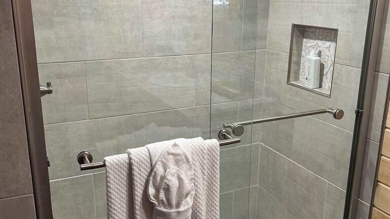 Photo of Bathroom in Broken Bow