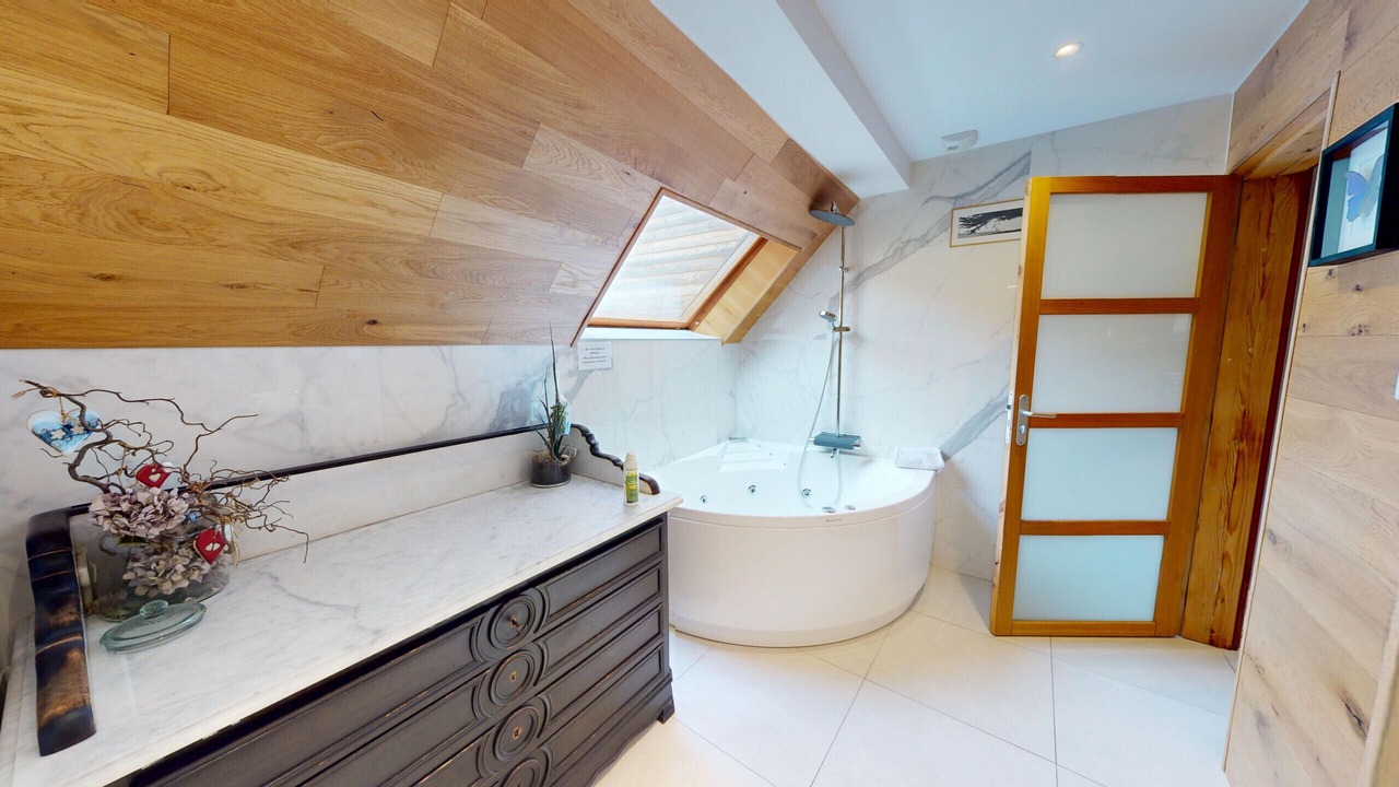 Photo of Bathroom in Epfig