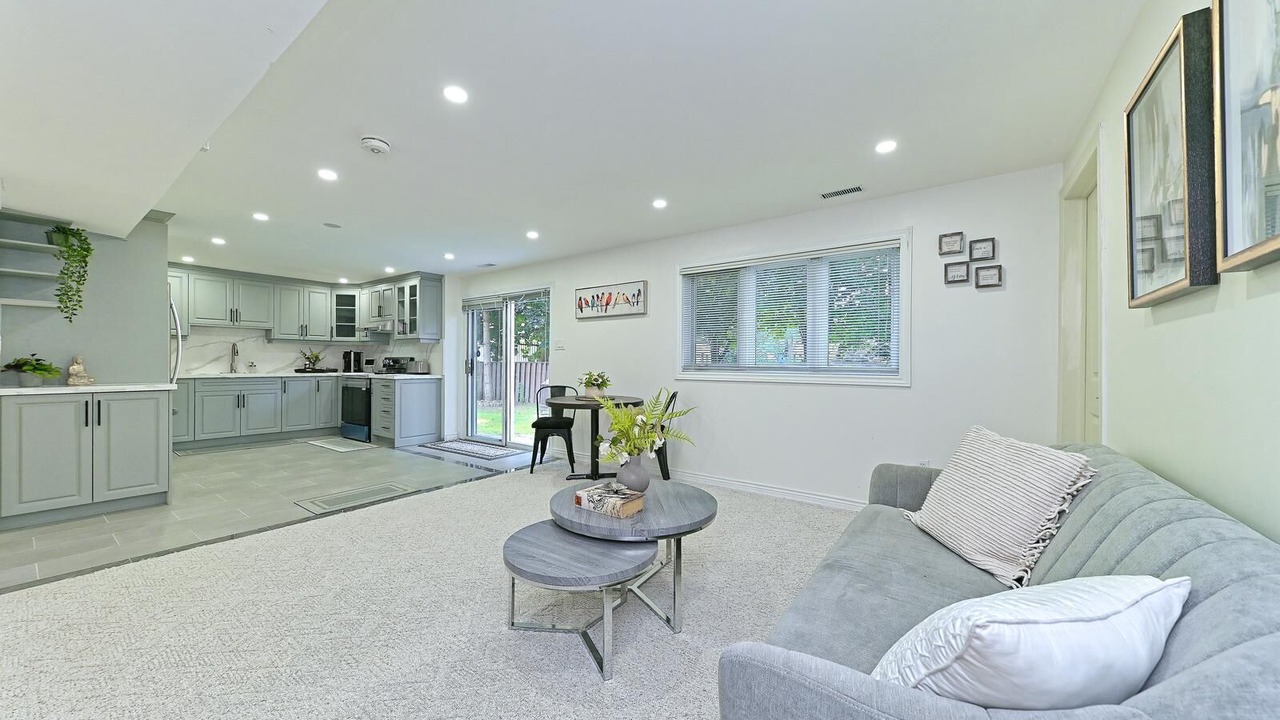 Photo of Livingroom in Aldershot