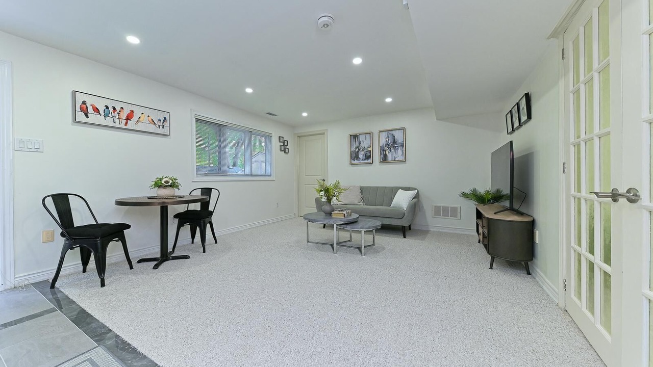Photo of Livingroom in Aldershot