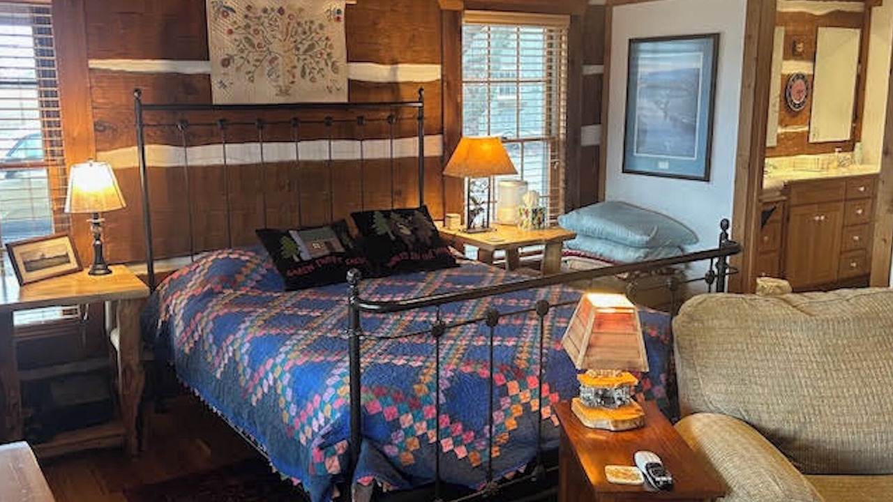 Photo of Bedroom in Drexel