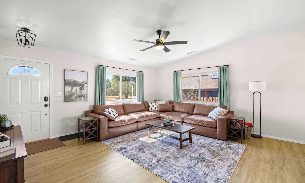 Photo of Livingroom in Mountainaire