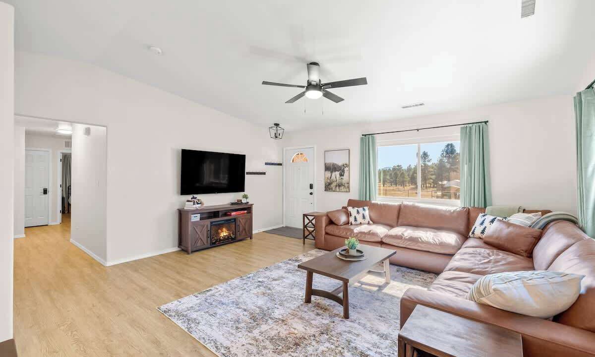 Photo of Livingroom in Mountainaire
