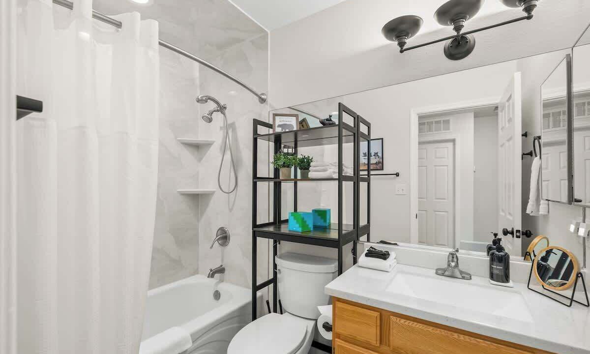 Photo of Bathroom in Mountainaire