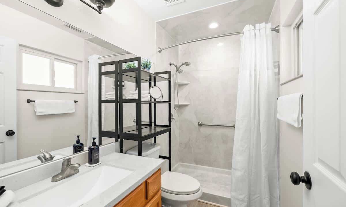 Photo of Bathroom in Mountainaire