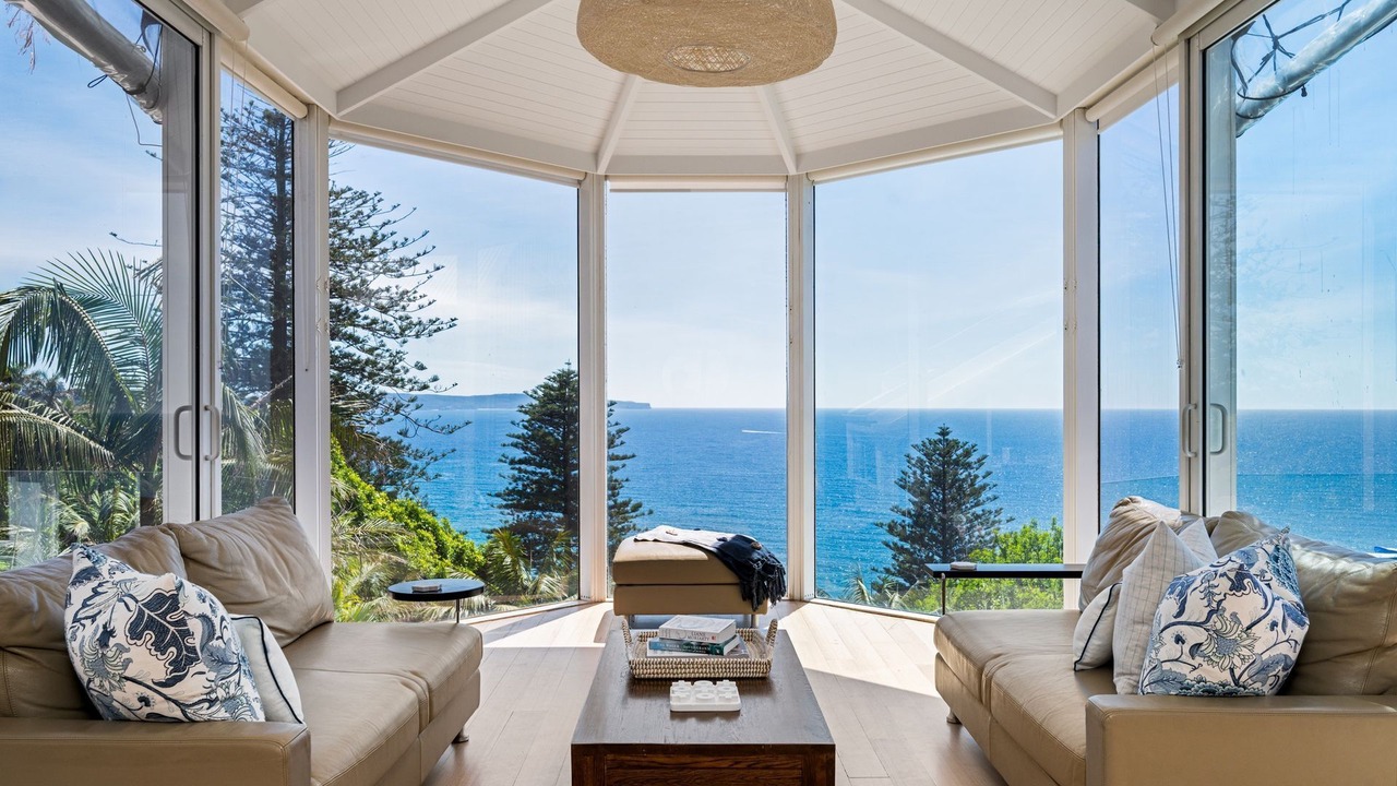 Photo of Livingroom in Whale Beach