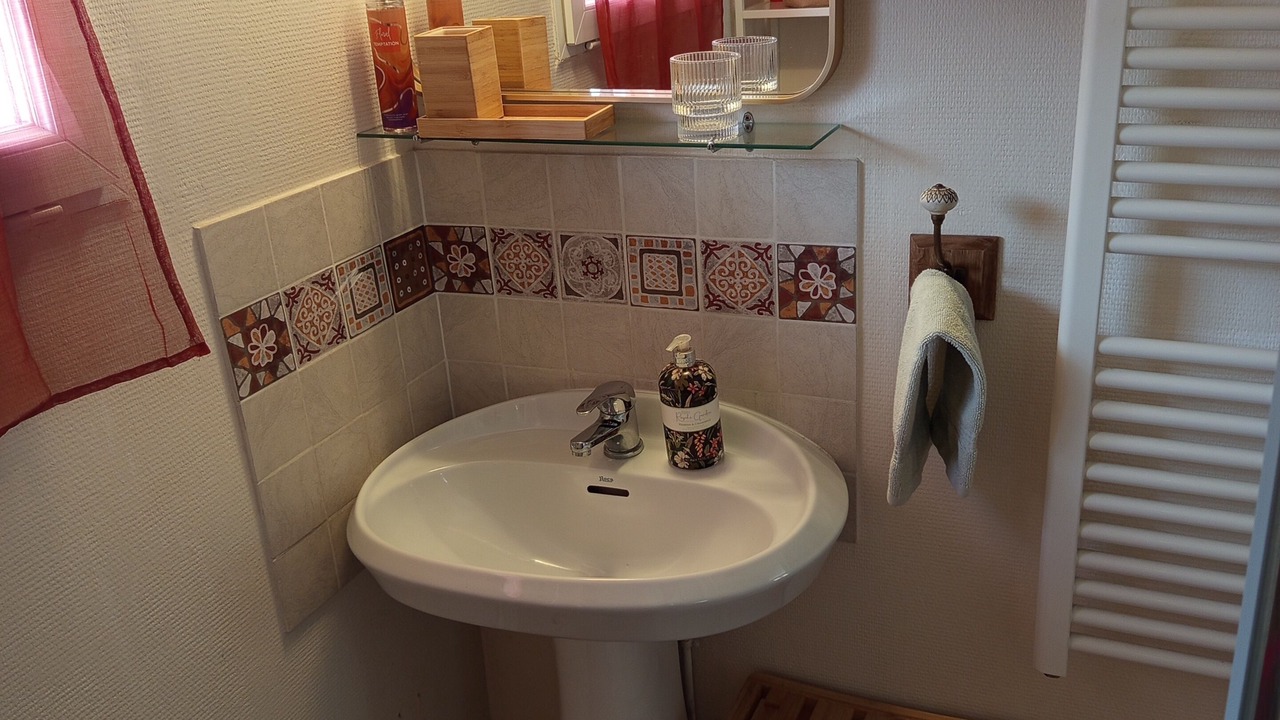 Photo of Bathroom in Neville