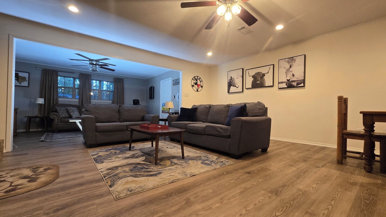 Photo of Livingroom in Tyler