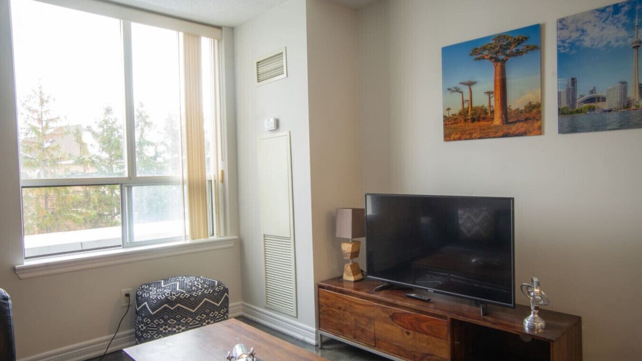Photo of Livingroom in Thornhill