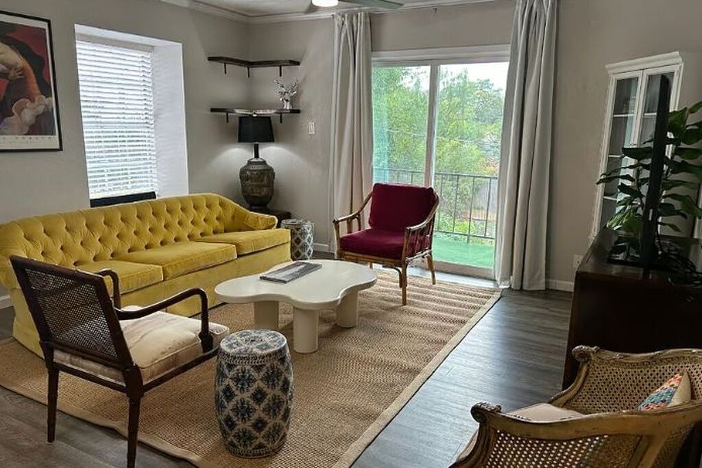 Photo of Livingroom in Uptown