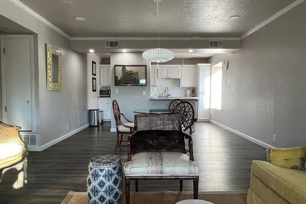 Photo of Livingroom in Uptown