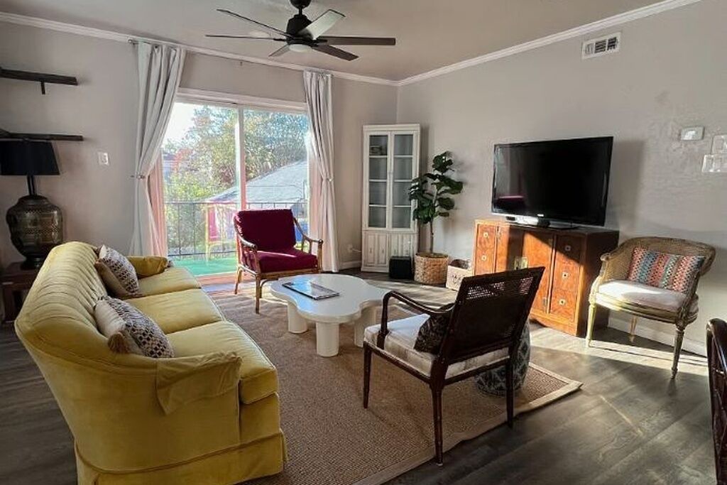 Photo of Livingroom in Uptown