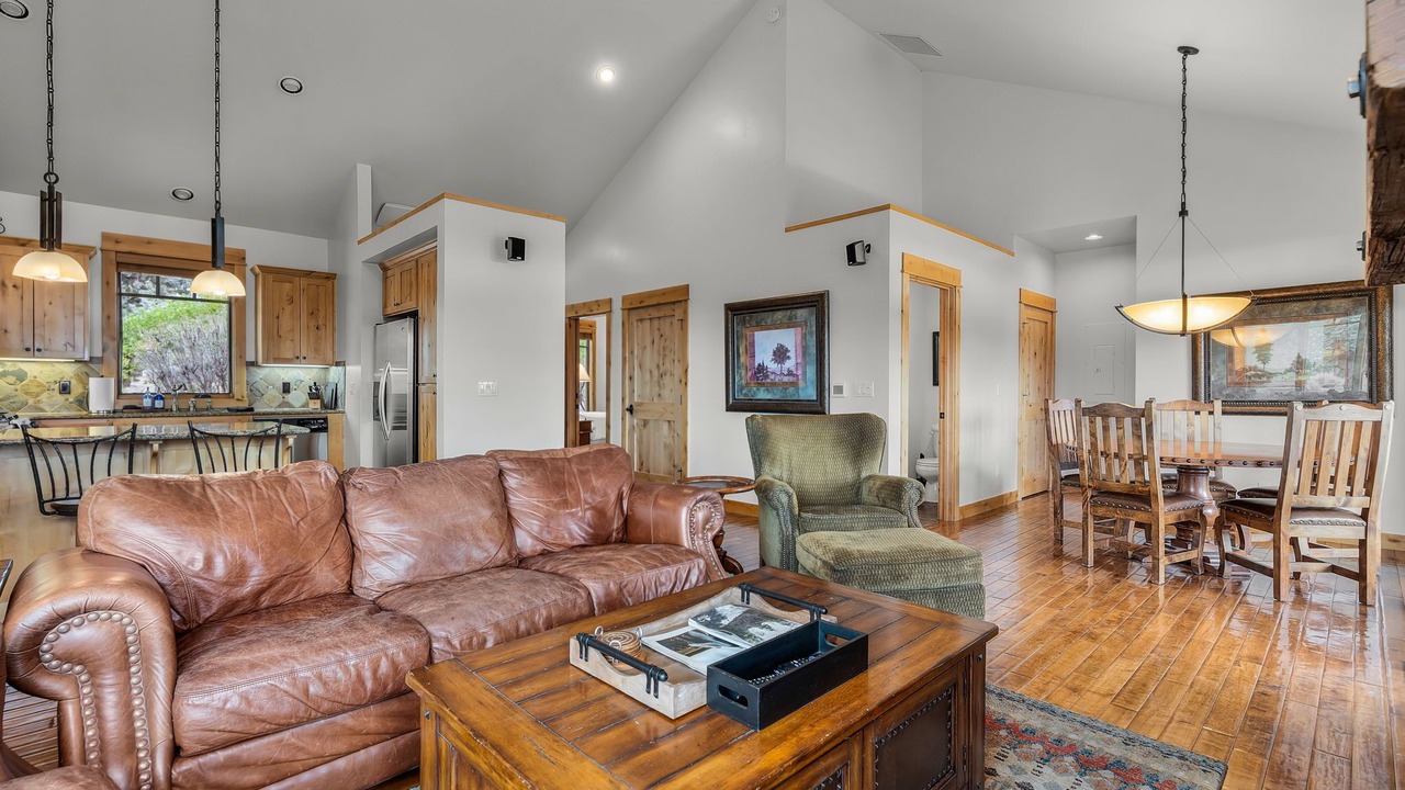 Photo of Livingroom in Powell Butte