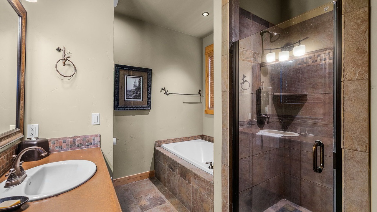 Photo of Bathroom in Powell Butte