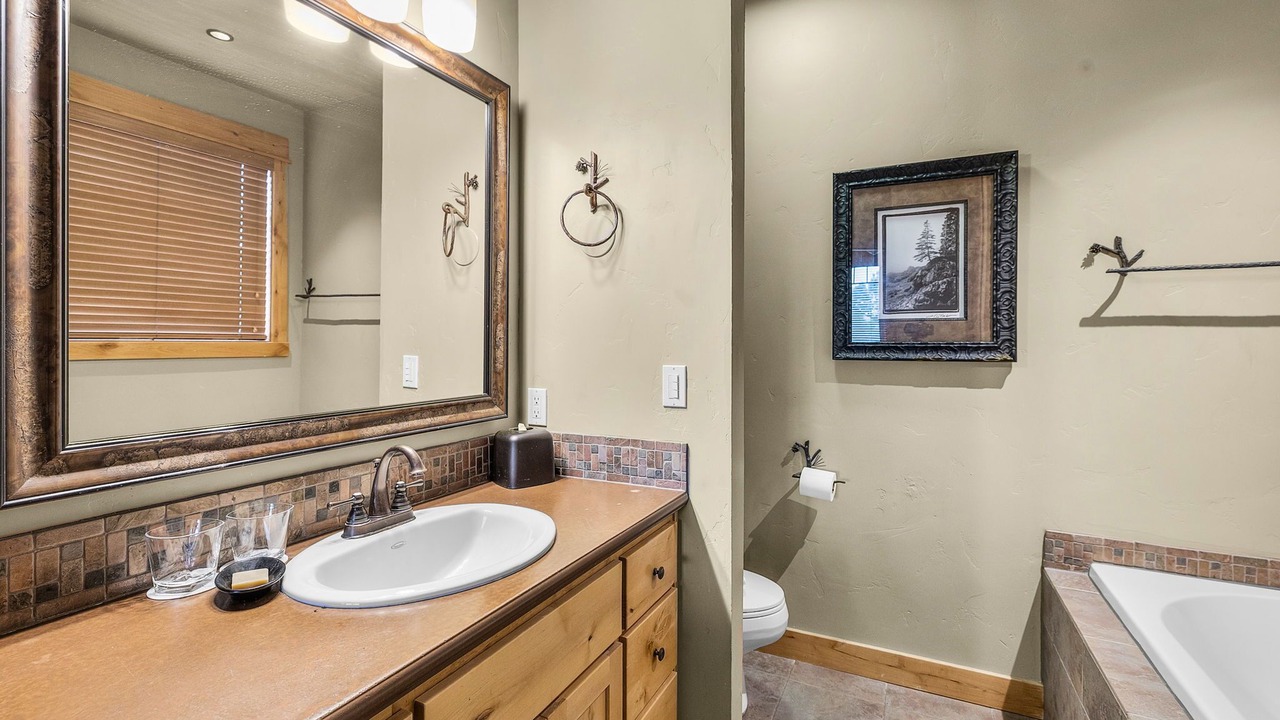 Photo of Bathroom in Powell Butte