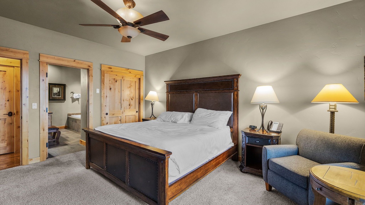 Photo of Bedroom in Powell Butte