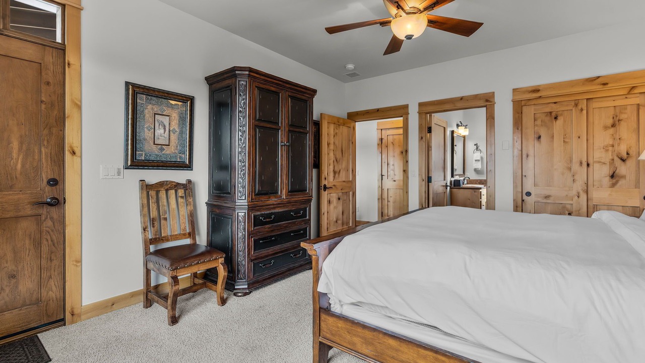 Photo of Bedroom in Powell Butte