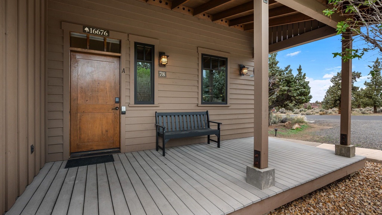 Photo of Patio Balcony in Powell Butte
