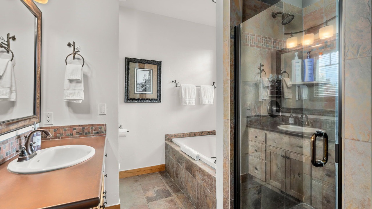 Photo of Bathroom in Powell Butte