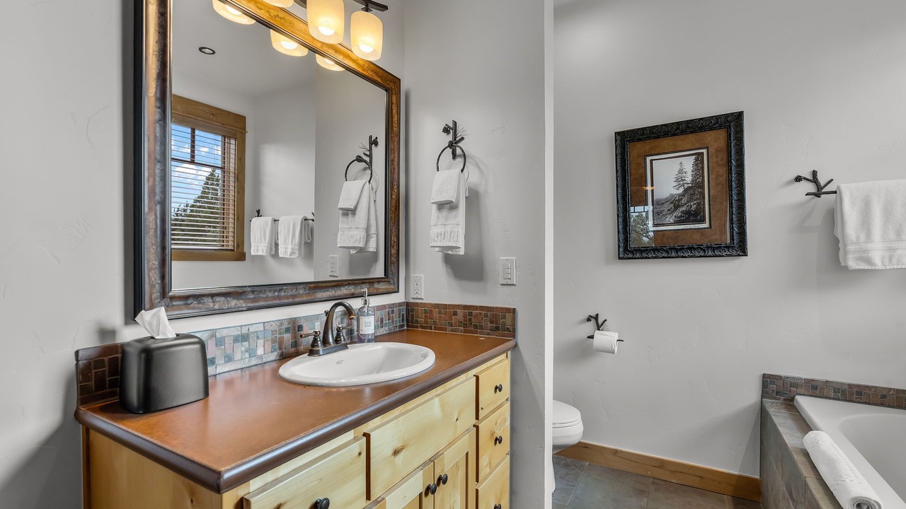 Photo of Bathroom in Powell Butte