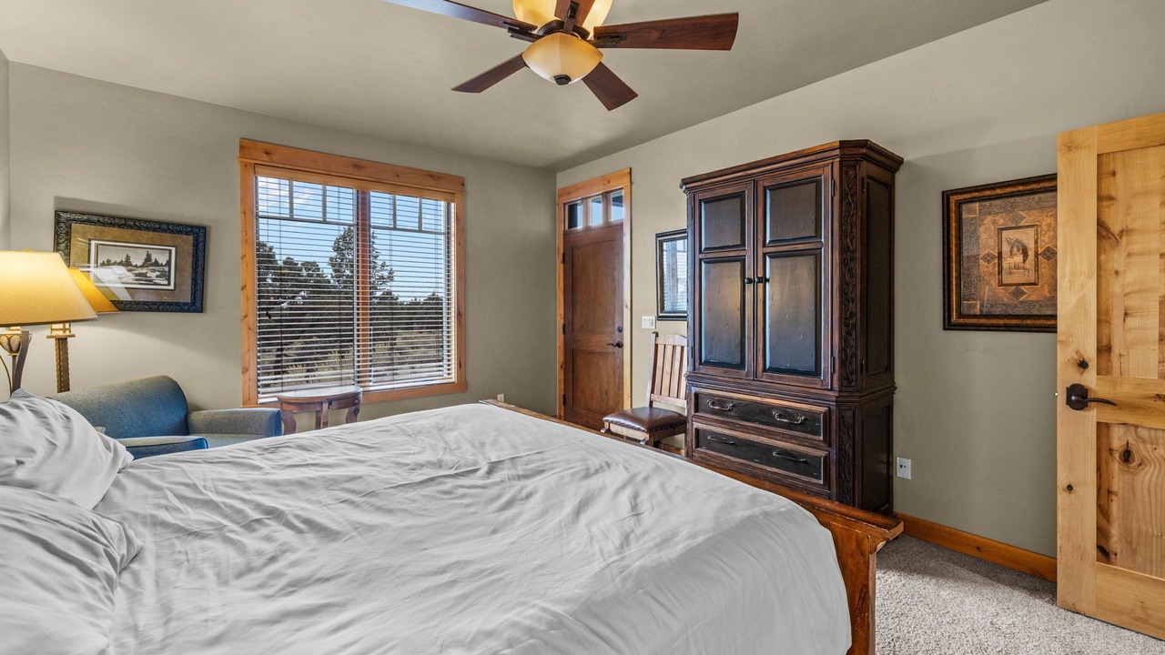 Photo of Bedroom in Powell Butte