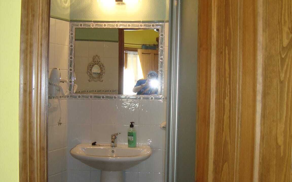 Photo of Bathroom in Cardes