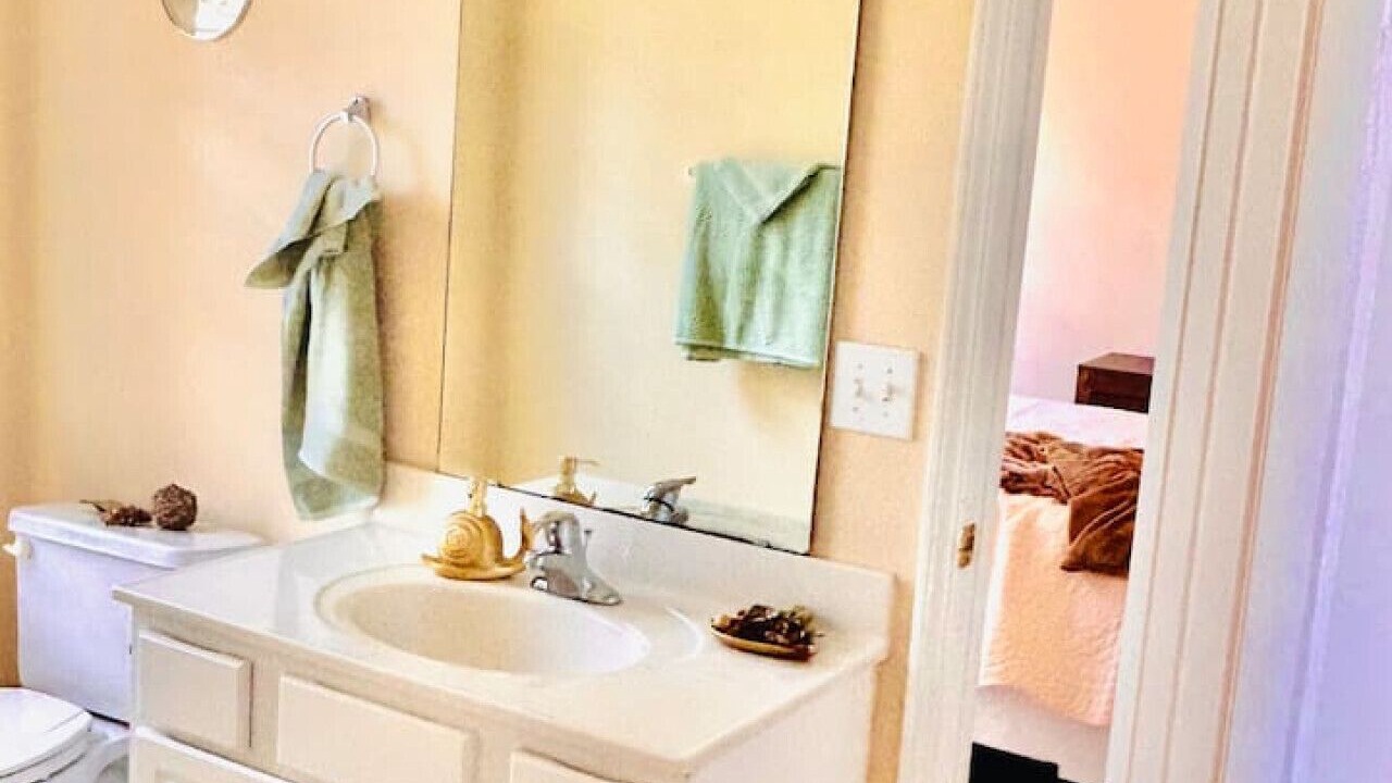 Photo of Bathroom in Huntcliff