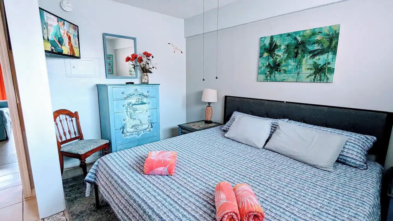 Photo of Bedroom in Rogers Seabreeze