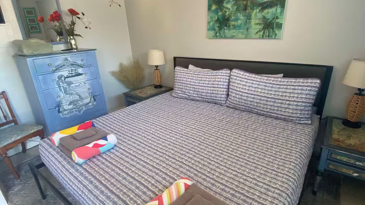 Photo of Bedroom in Rogers Seabreeze