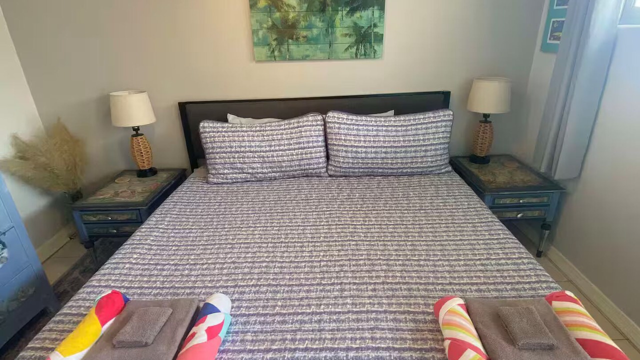 Photo of Bedroom in Rogers Seabreeze