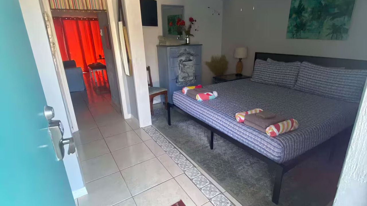 Photo of Bedroom in Rogers Seabreeze