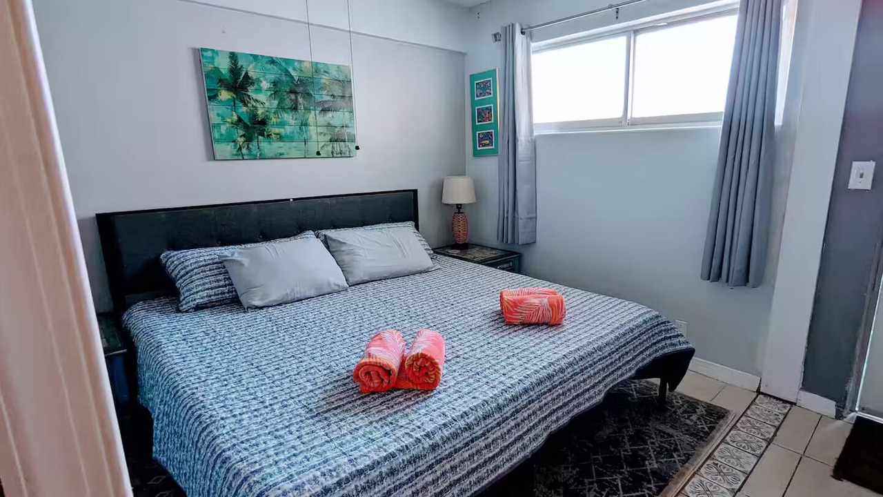 Photo of Bedroom in Rogers Seabreeze