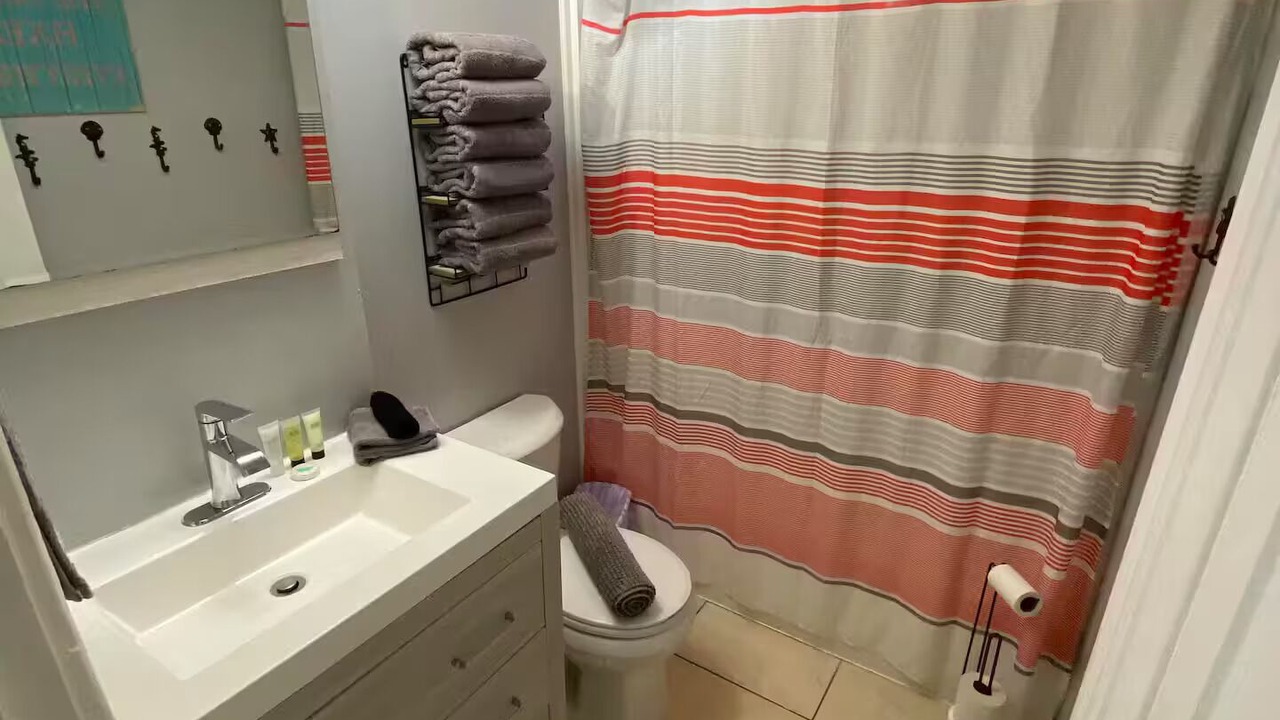 Photo of Bathroom in Rogers Seabreeze