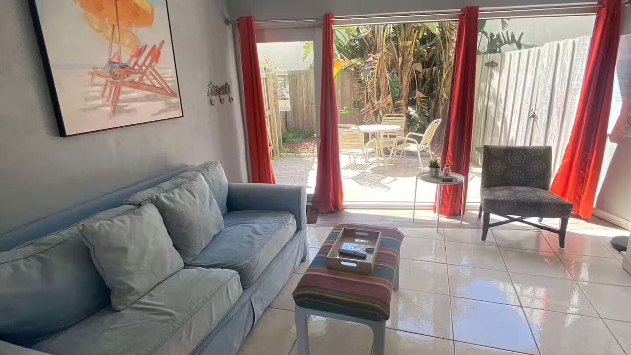 Photo of Livingroom in Rogers Seabreeze