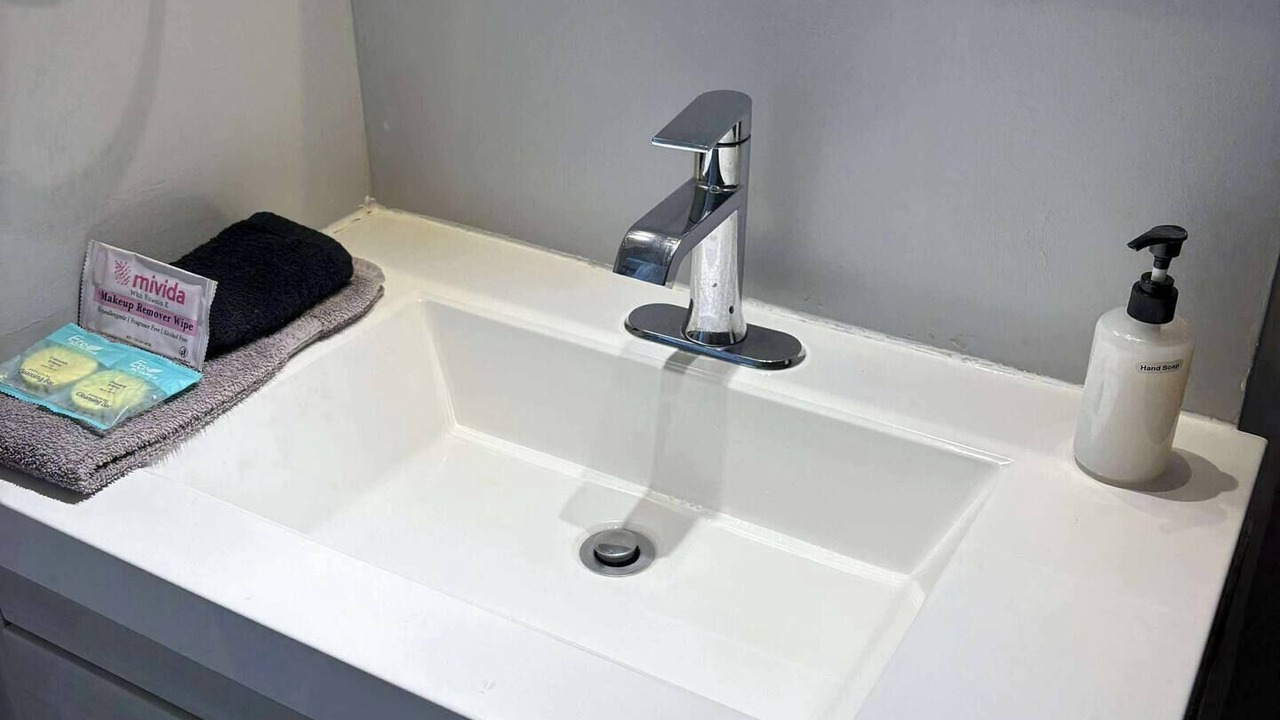 Photo of Bathroom in Rogers Seabreeze