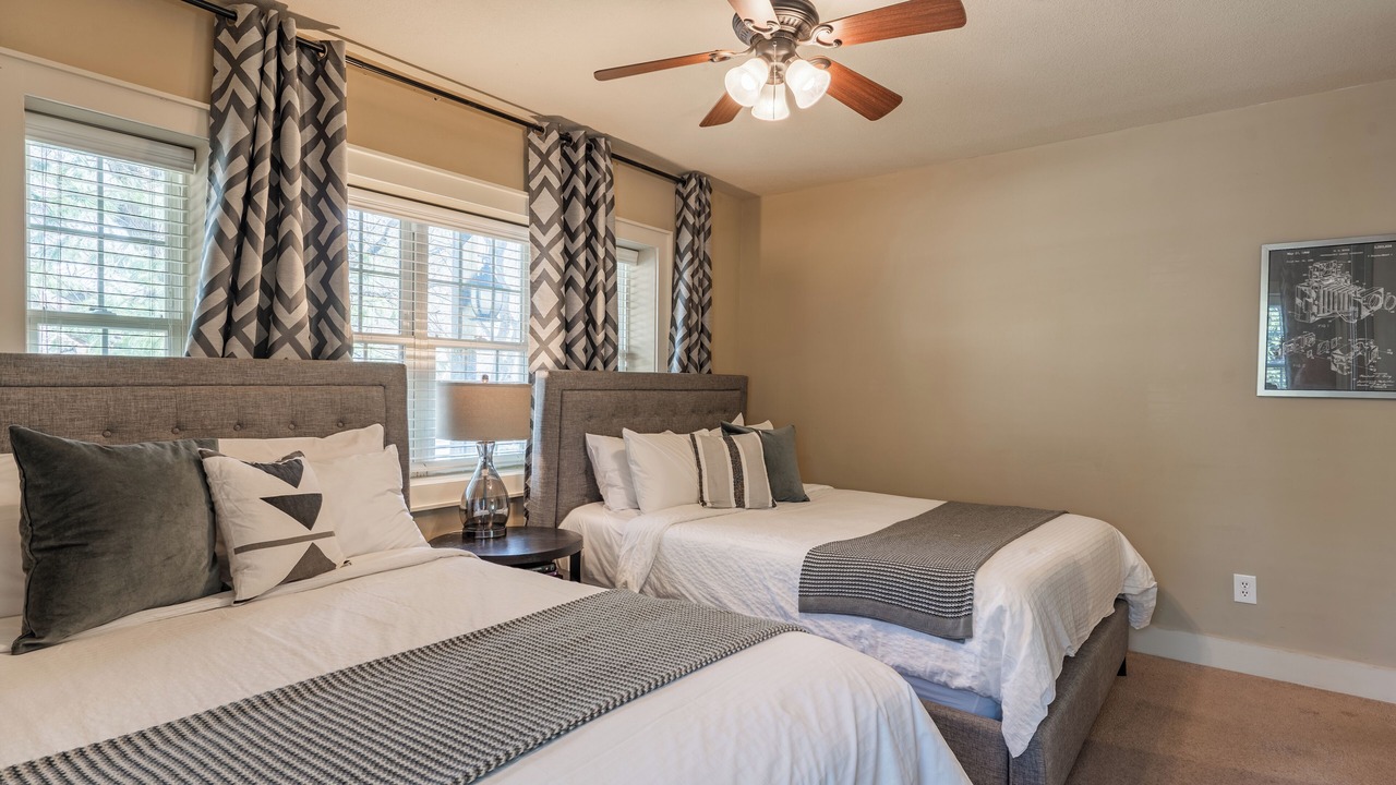 Photo of Bedroom in West Plaza