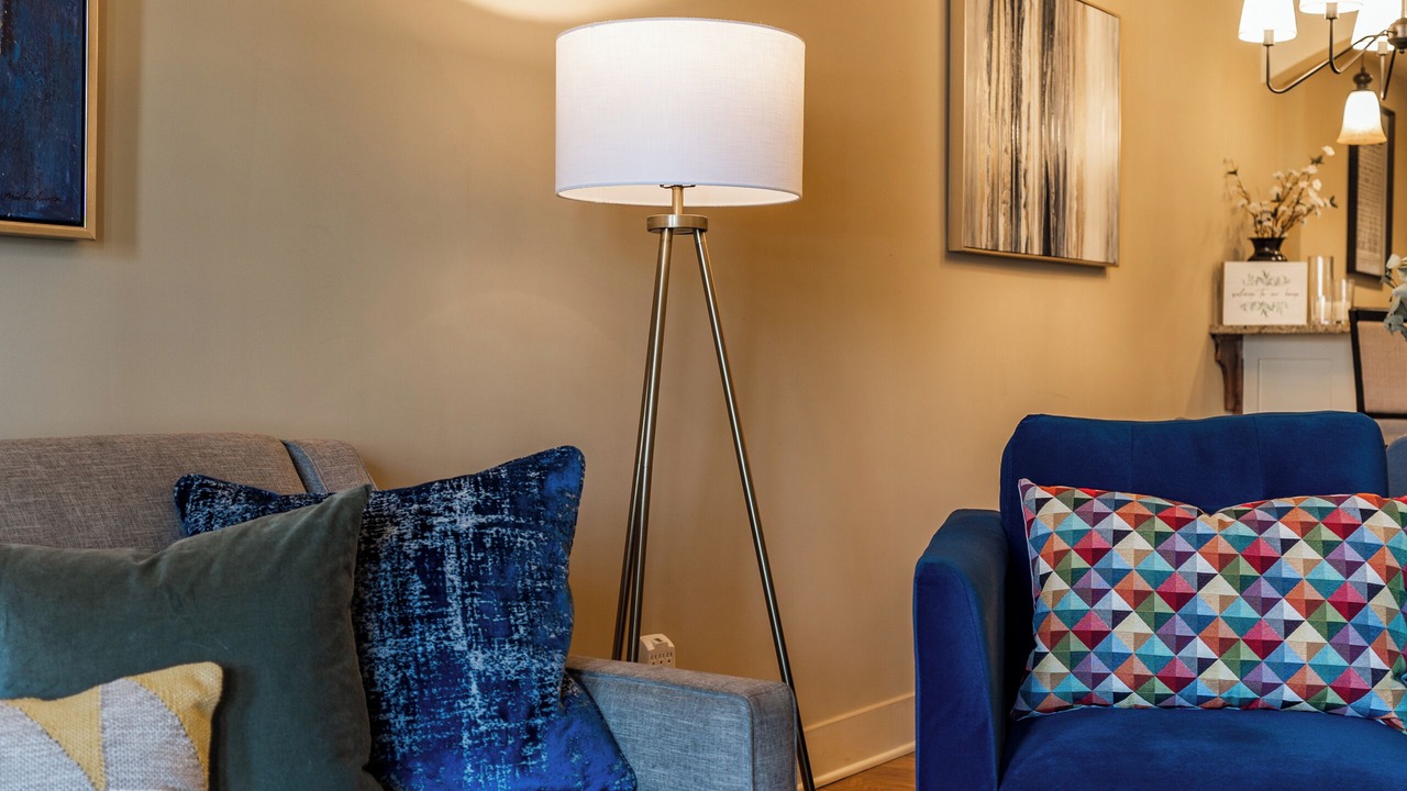 Photo of Livingroom in West Plaza