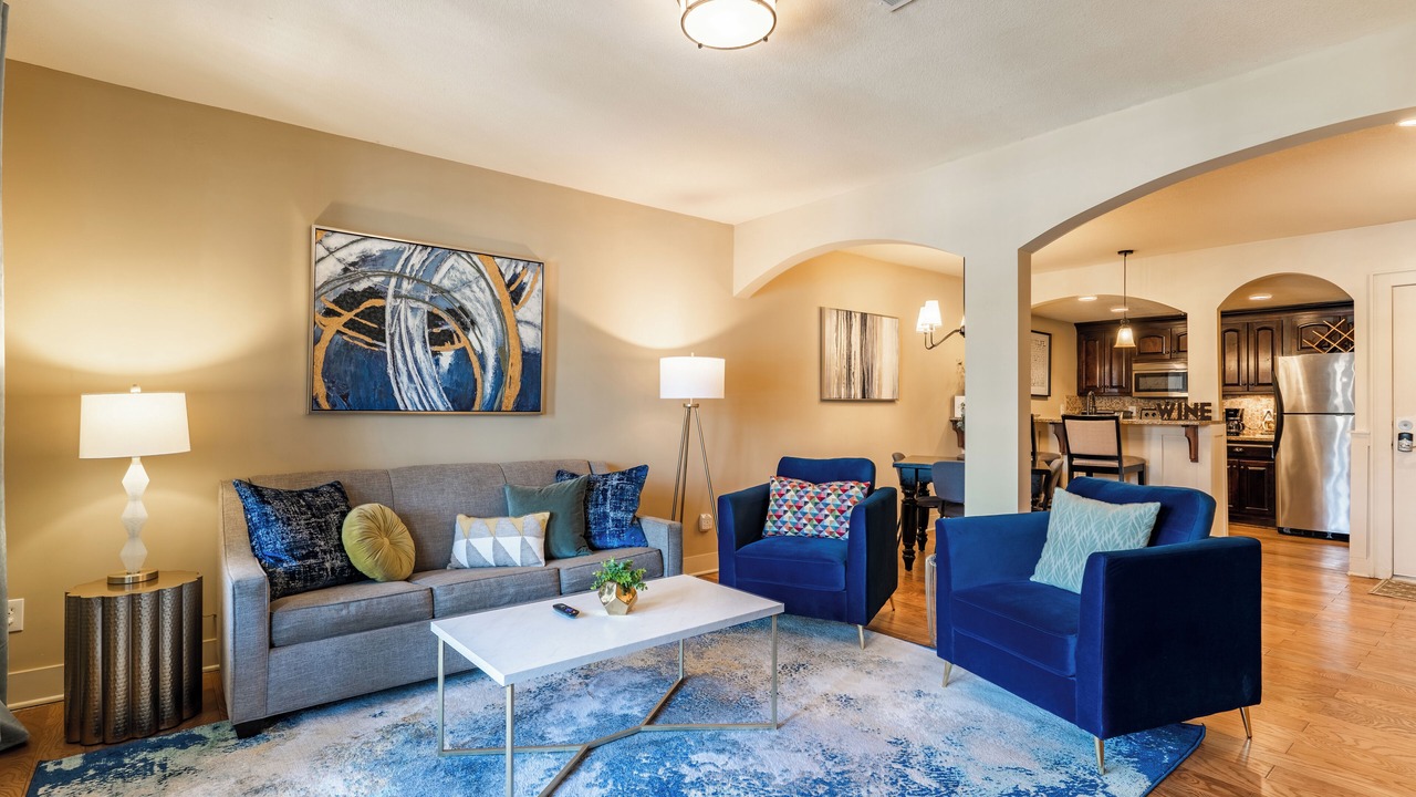 Photo of Livingroom in West Plaza