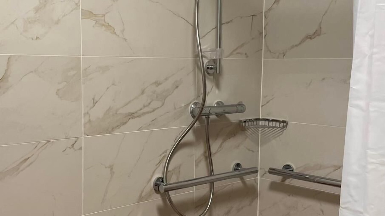 Photo of Bathroom in Alfortville