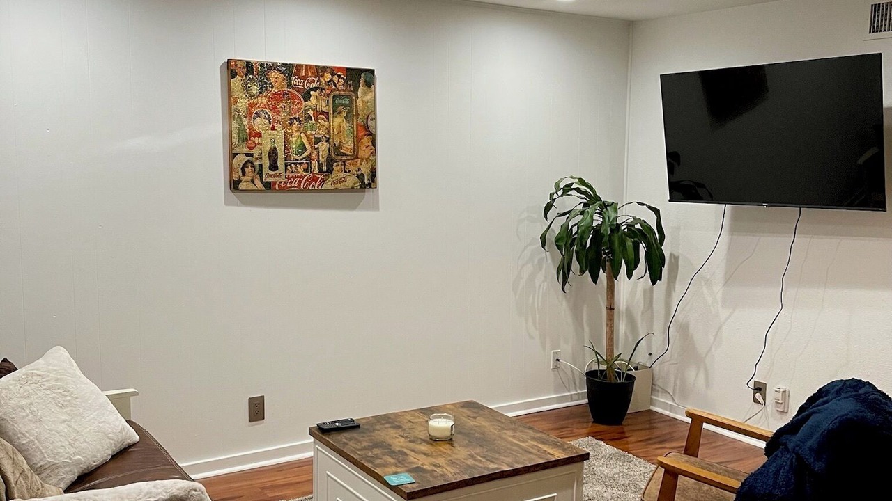 Photo of Livingroom in Greater South River City