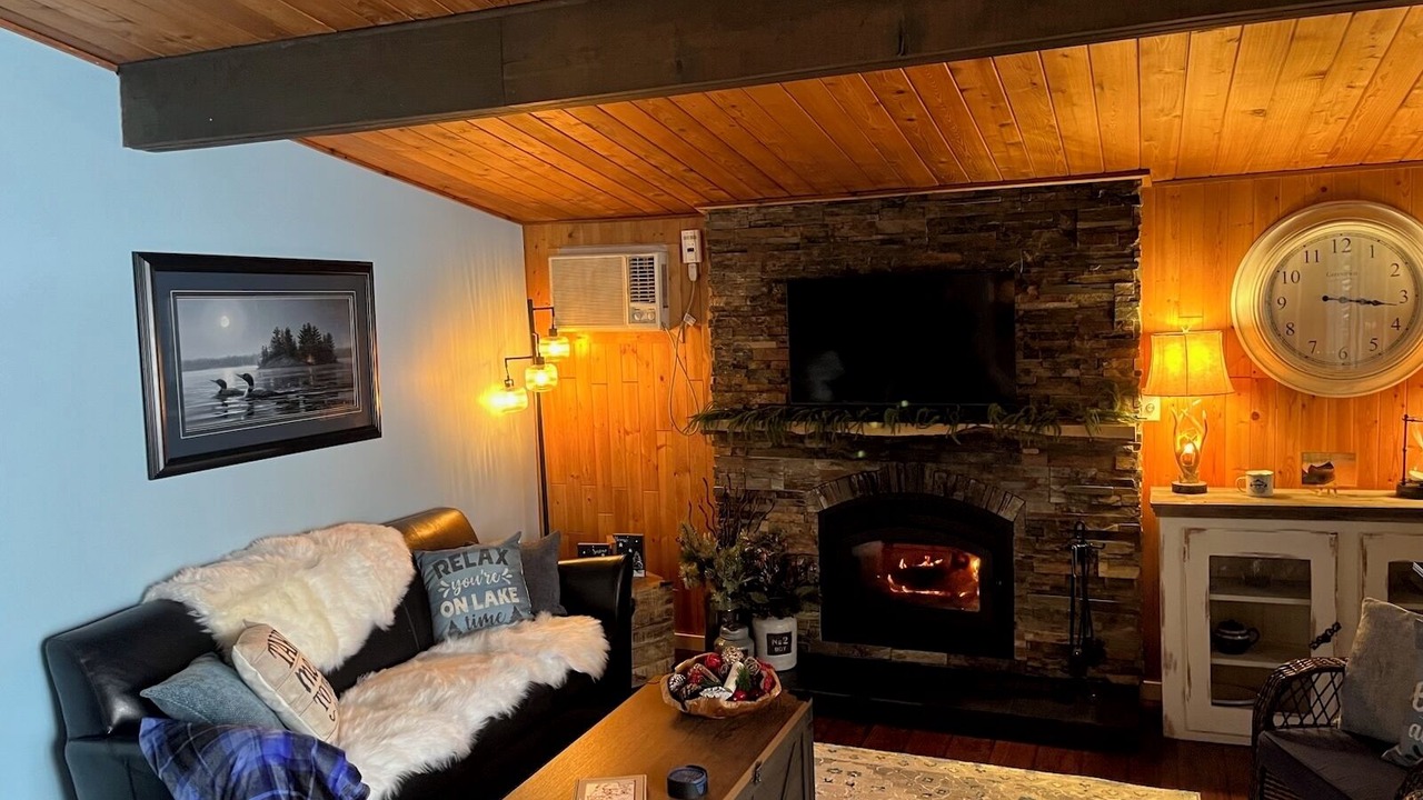 Photo of Livingroom in Christopher Lake