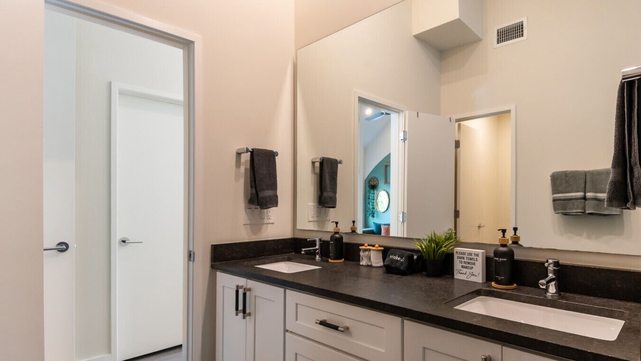 Photo of Bathroom in Govalle