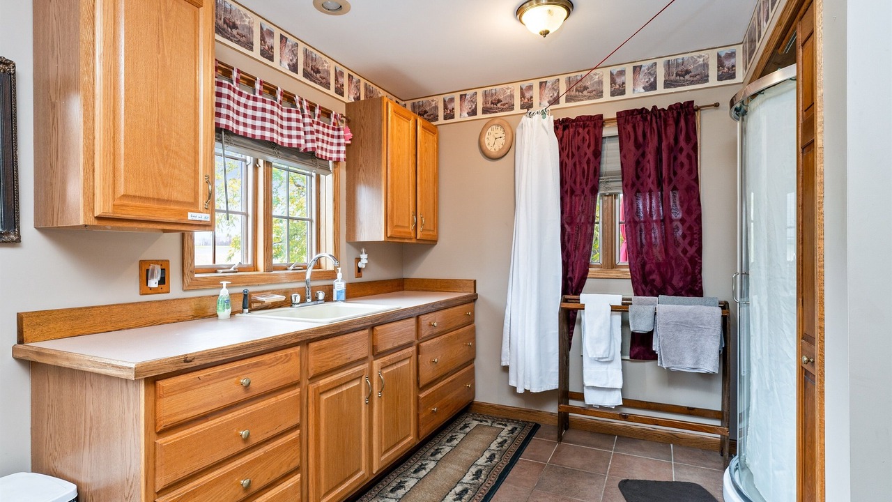 Photo of Bedroom in Town of Benton
