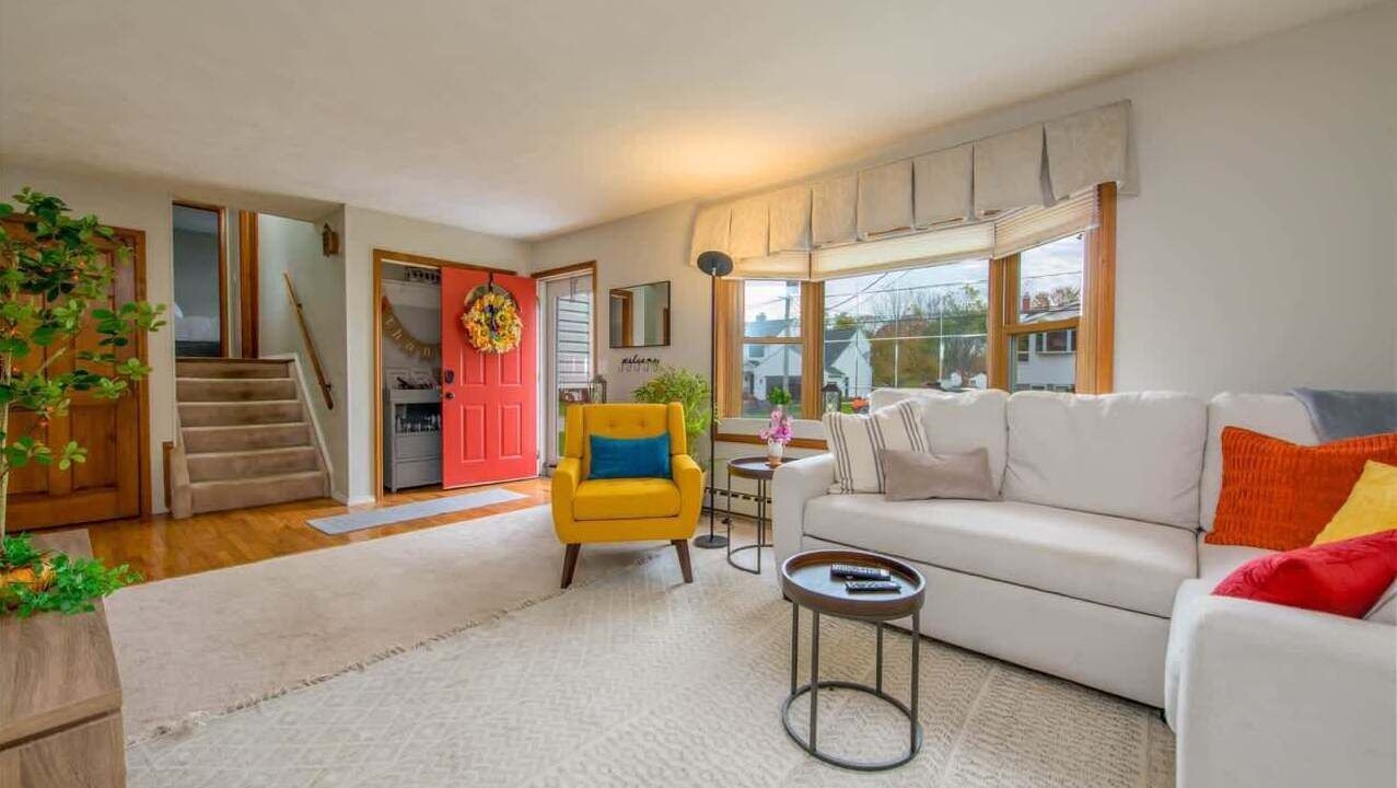 Photo of Livingroom in Sherrill