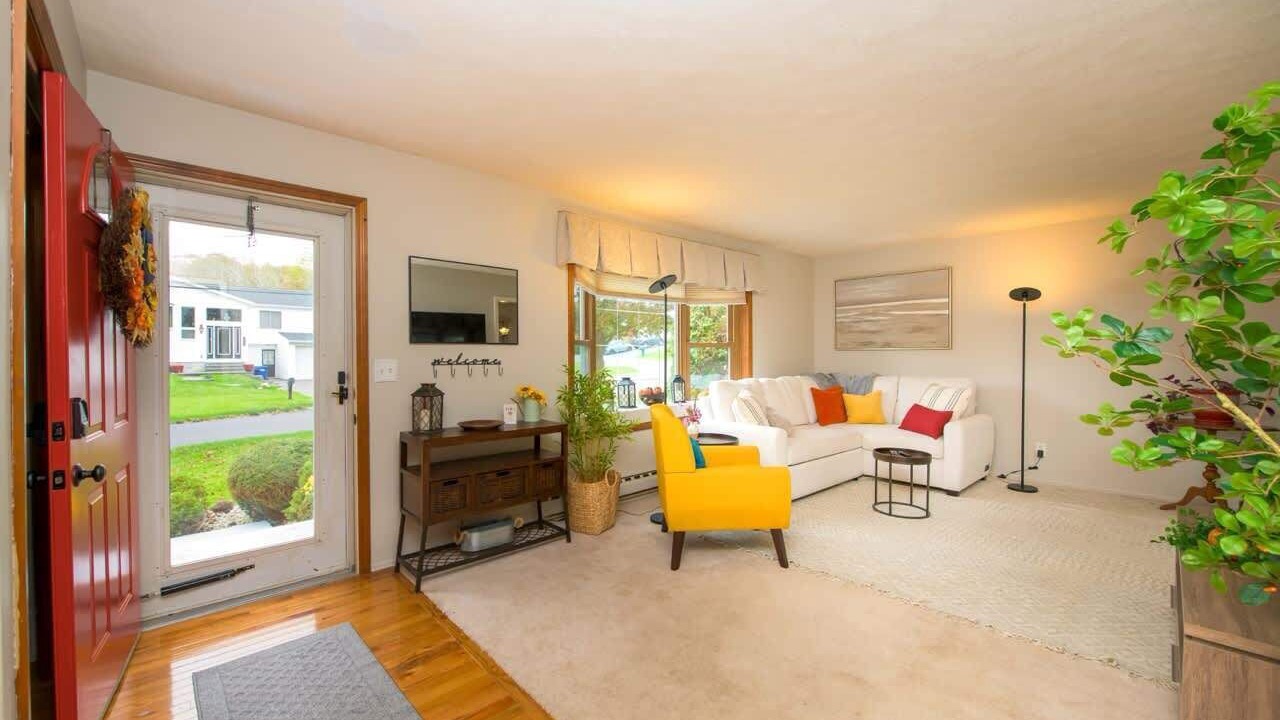 Photo of Livingroom in Sherrill