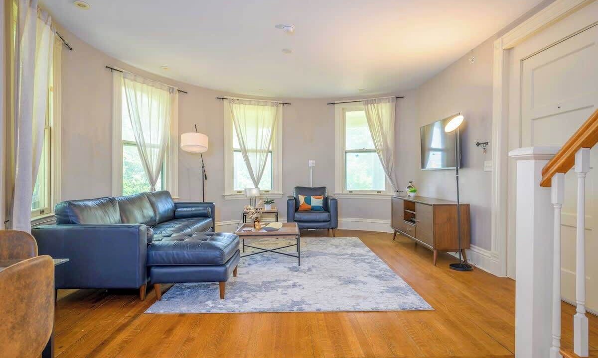 Photo of Livingroom in Eastside