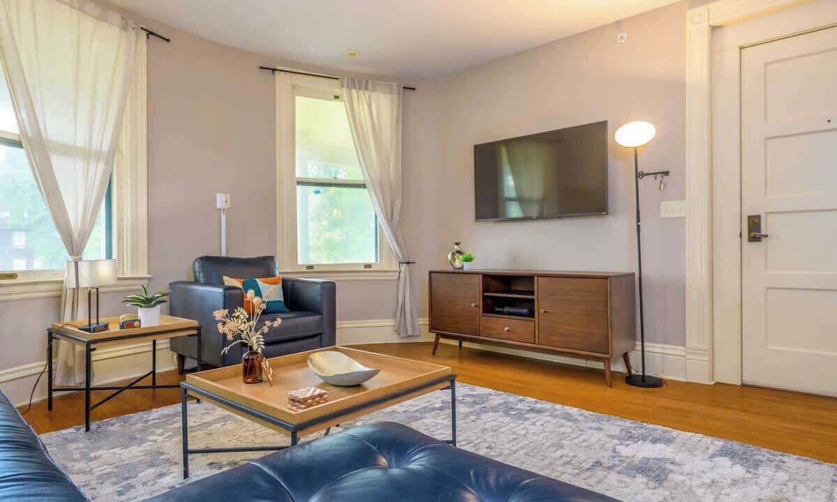 Photo of Livingroom in Eastside