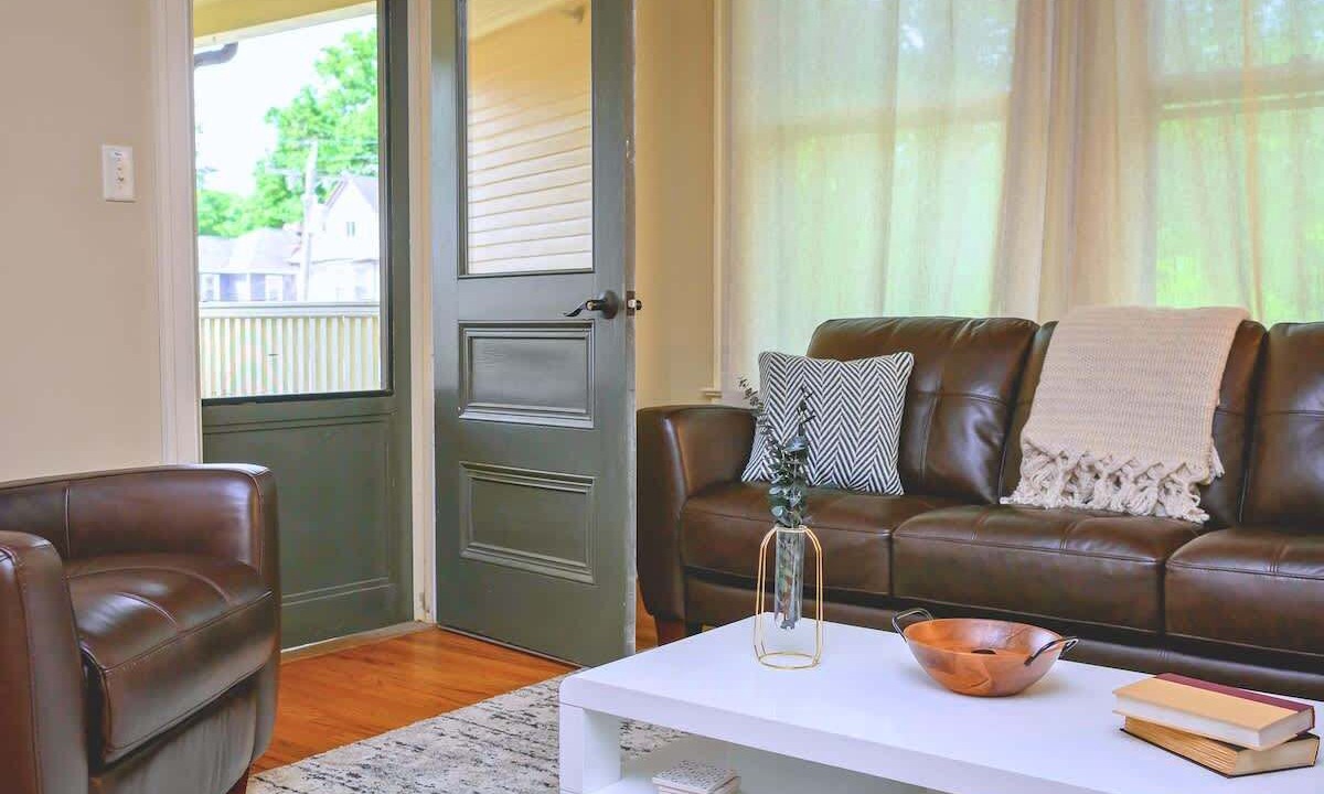 Photo of Livingroom in Eastside