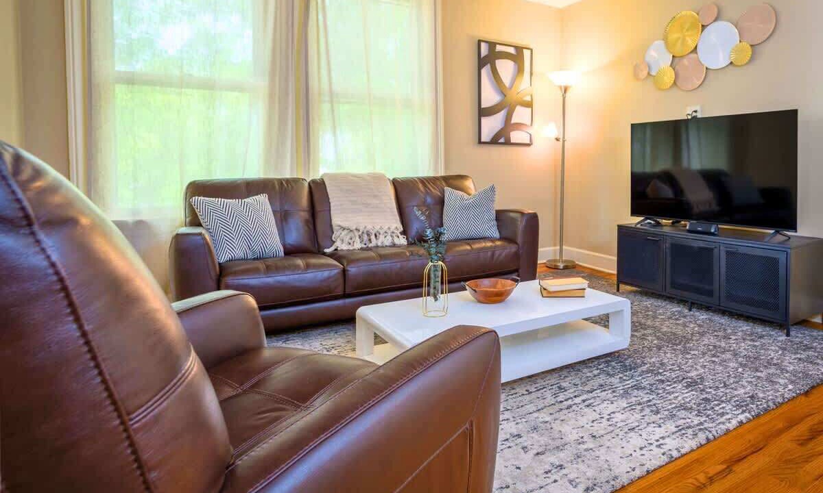 Photo of Livingroom in Eastside